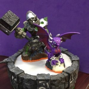 Skylander Giants figures